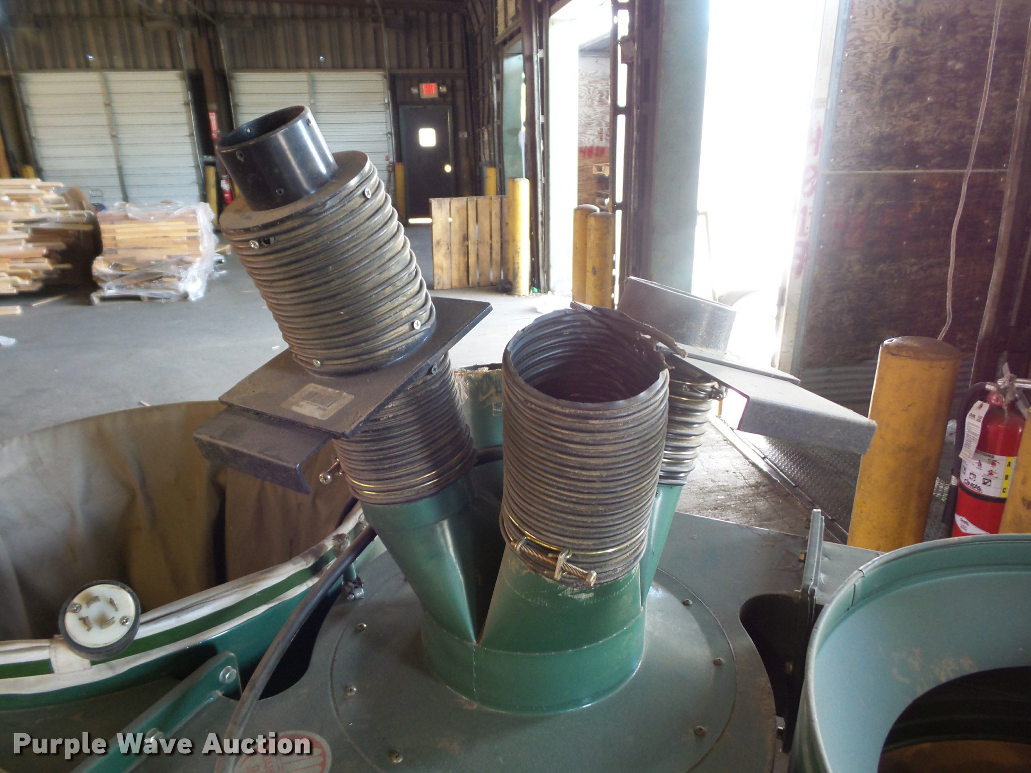 Bridgewood BW0033PH dust collector in Kansas City, MO Item DD9329