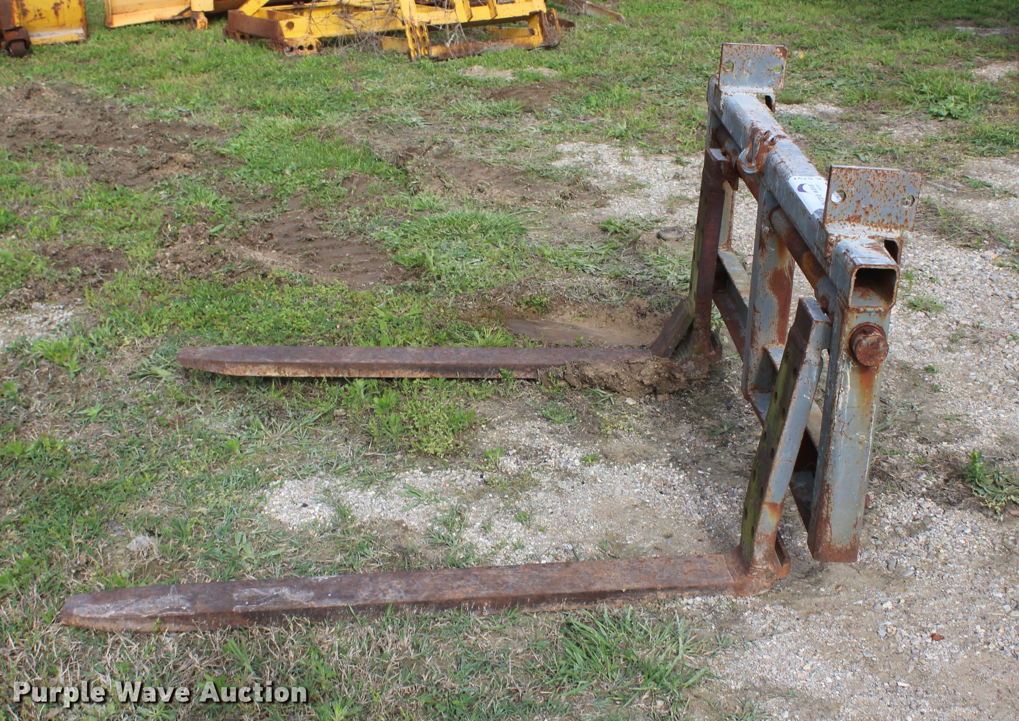 Tractor forks in Lebanon, MO Item K5791 sold Purple Wave