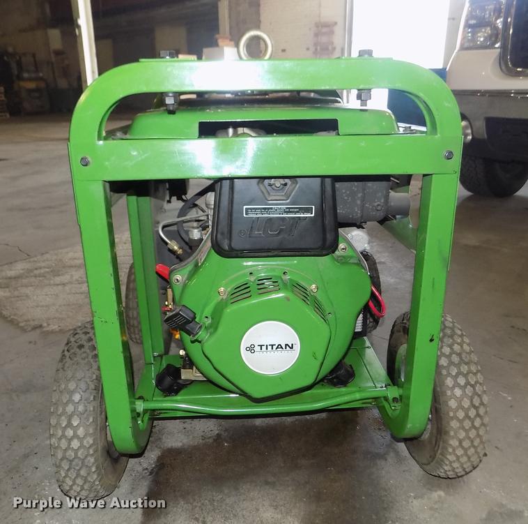 image for item AU9545 Titan 7500 generator