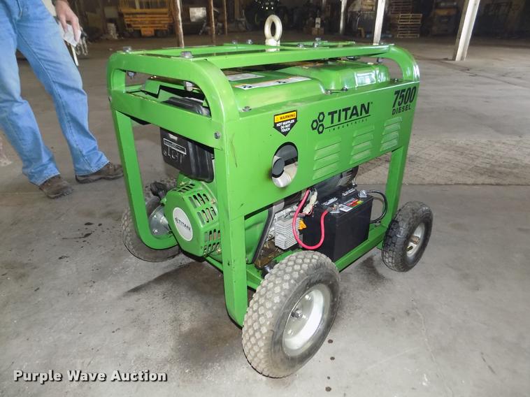 image for item AU9545 Titan 7500 generator