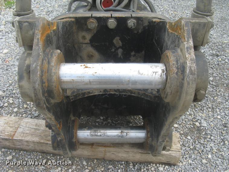 image for item BP9503 Caterpillar H120CS roll-out hydraulic hammer