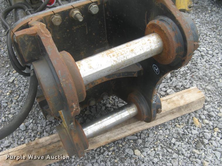 image for item BP9504 Caterpillar H115 S roll-out hydraulic hammer