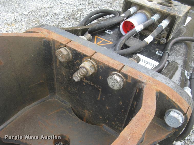 image for item BP9504 Caterpillar H115 S roll-out hydraulic hammer