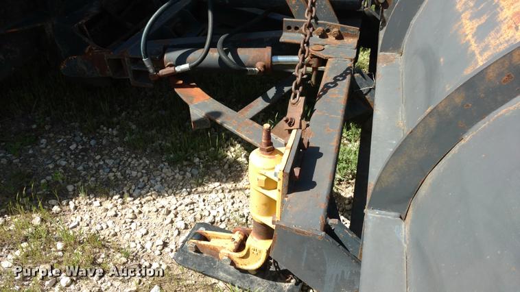 image for item BU9908 1989 Ford L8000 dump truck