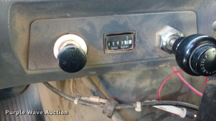 image for item BU9908 1989 Ford L8000 dump truck