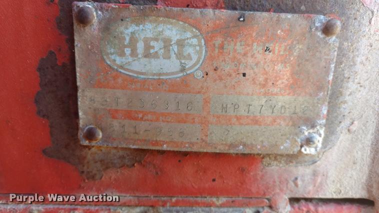 image for item BU9908 1989 Ford L8000 dump truck