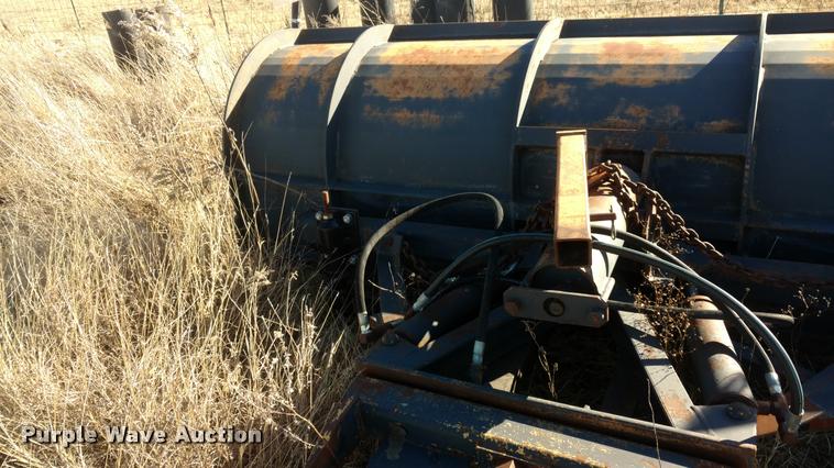 image for item BU9908 1989 Ford L8000 dump truck