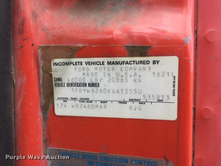 image for item BU9908 1989 Ford L8000 dump truck