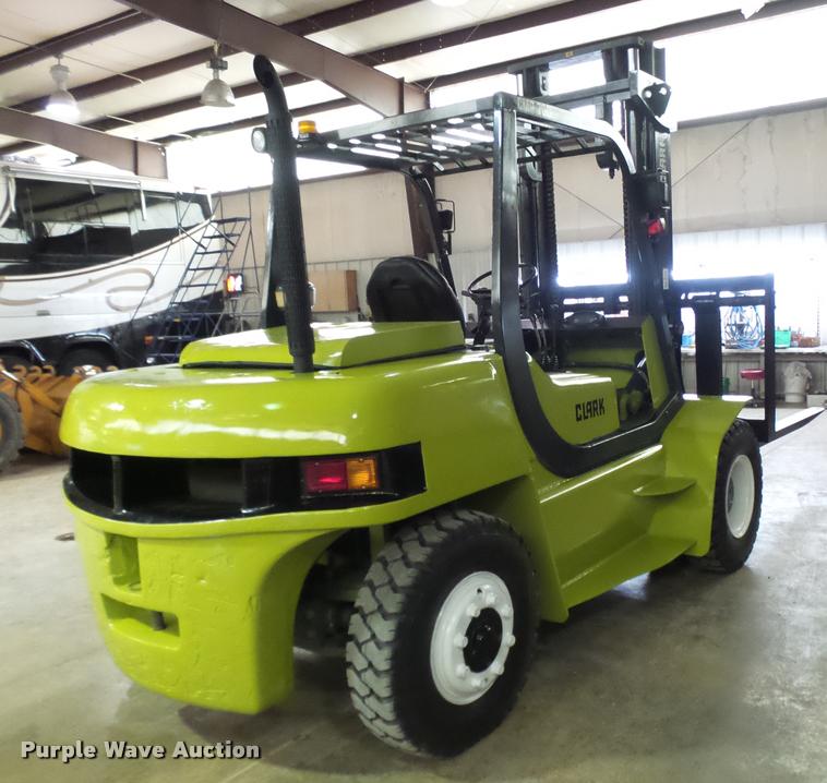 image for item CC9170 2001 Clark CMP70D forklift