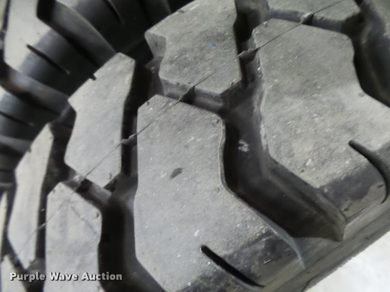 image for item CC9170 2001 Clark CMP70D forklift