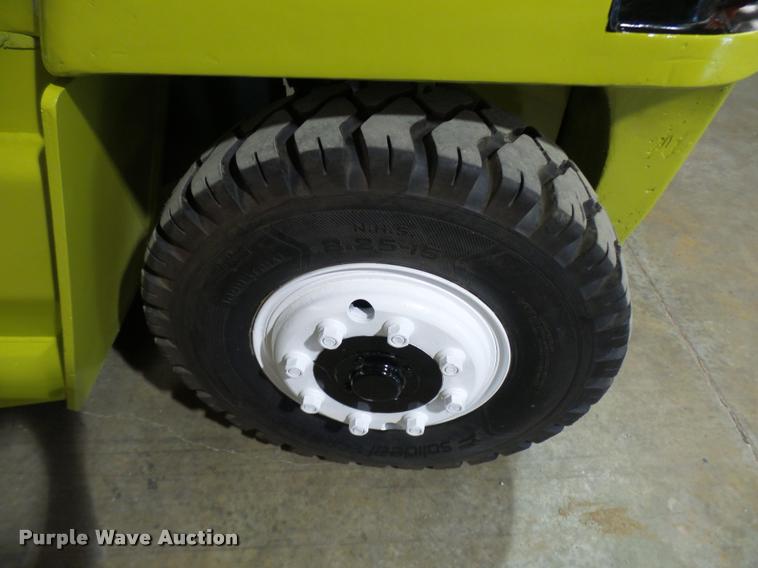 image for item CC9170 2001 Clark CMP70D forklift