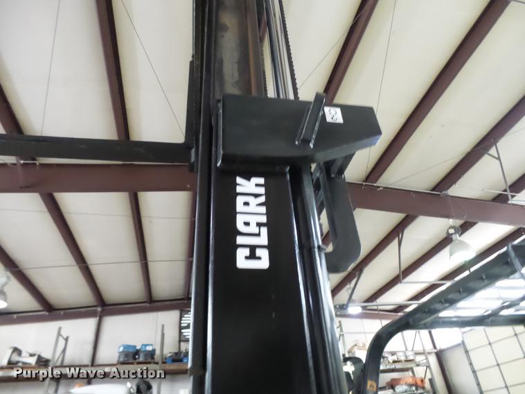 image for item CC9170 2001 Clark CMP70D forklift