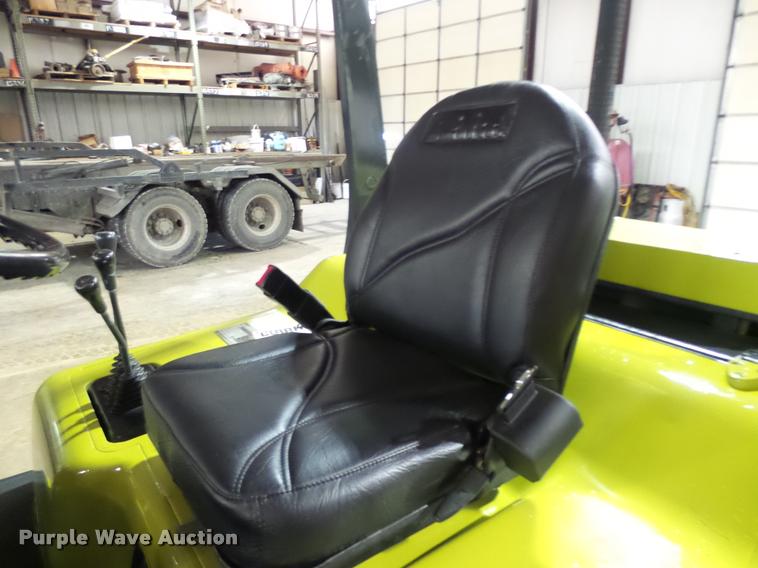 image for item CC9170 2001 Clark CMP70D forklift