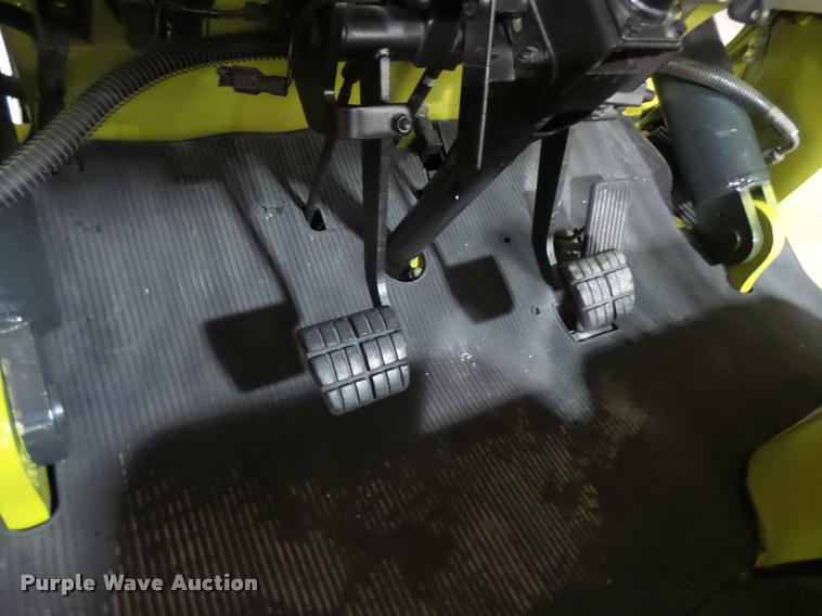 image for item CC9170 2001 Clark CMP70D forklift