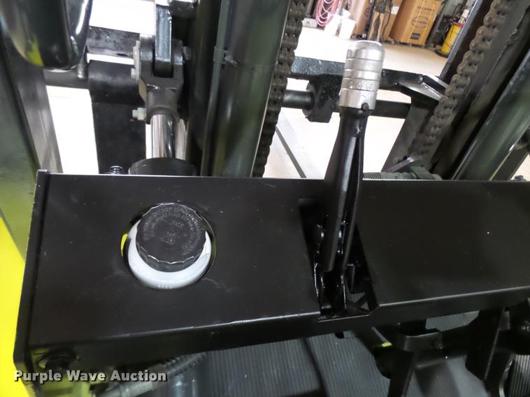 image for item CC9170 2001 Clark CMP70D forklift