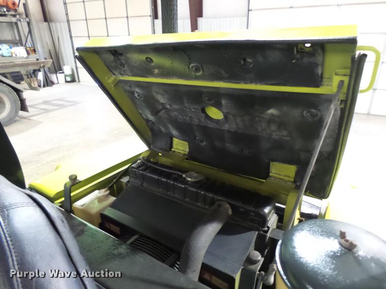 image for item CC9170 2001 Clark CMP70D forklift