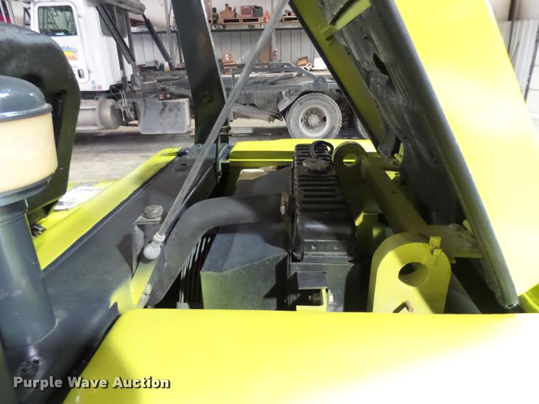 image for item CC9170 2001 Clark CMP70D forklift