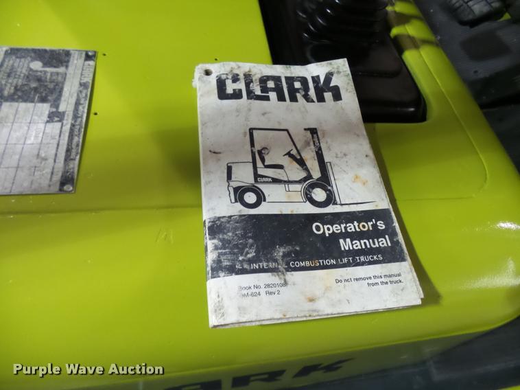 image for item CC9170 2001 Clark CMP70D forklift