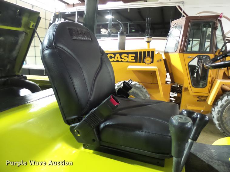 image for item CC9170 2001 Clark CMP70D forklift