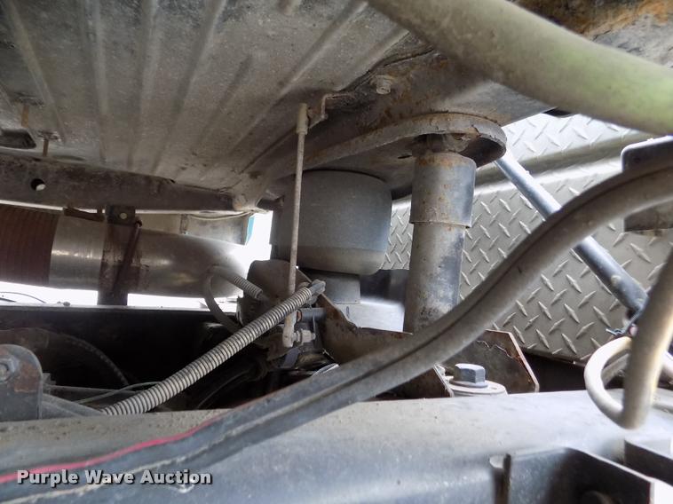 image for item DA0685 2002 Mack CH613 semi truck