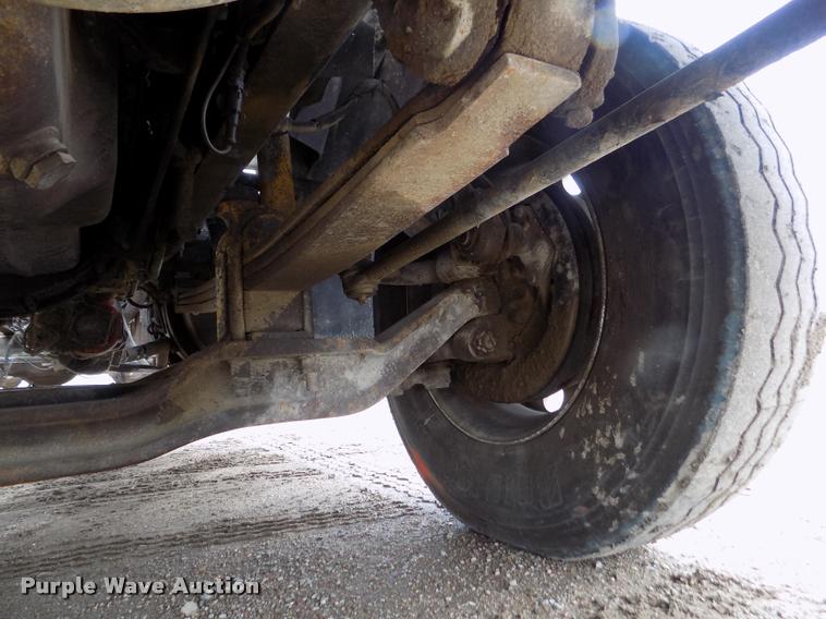 image for item DA0685 2002 Mack CH613 semi truck