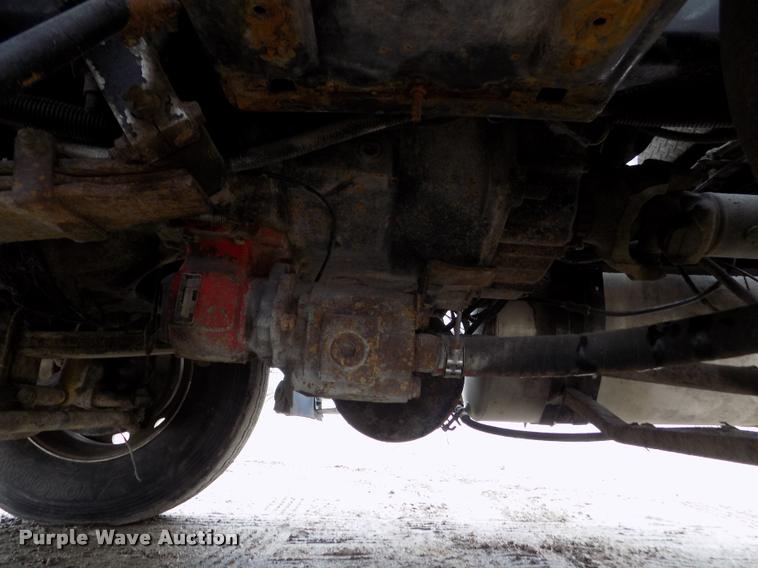 image for item DA0685 2002 Mack CH613 semi truck