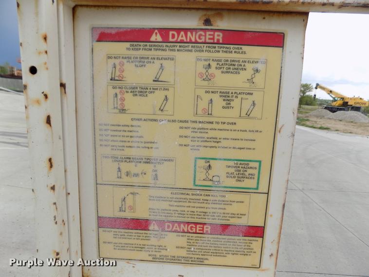 image for item DA0690 Snorkel SLH3284HD scissor lift