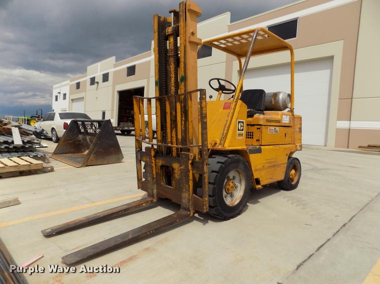 image for item DA0693 Caterpillar V60B forklift