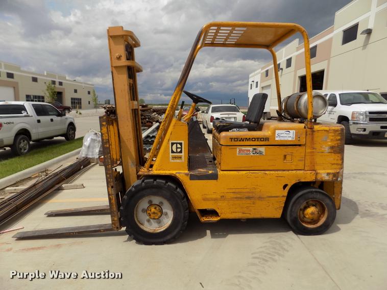 image for item DA0693 Caterpillar V60B forklift