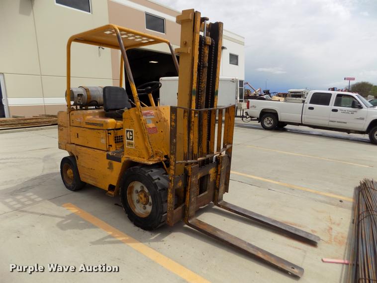 image for item DA0693 Caterpillar V60B forklift