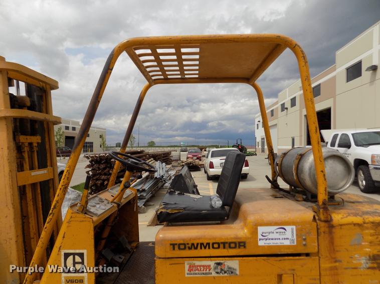 image for item DA0693 Caterpillar V60B forklift