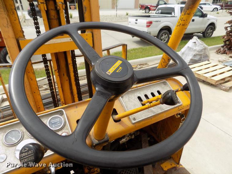 image for item DA0693 Caterpillar V60B forklift