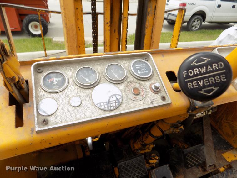 image for item DA0693 Caterpillar V60B forklift