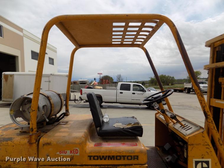 image for item DA0693 Caterpillar V60B forklift