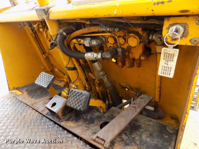 image for item DA0693 Caterpillar V60B forklift