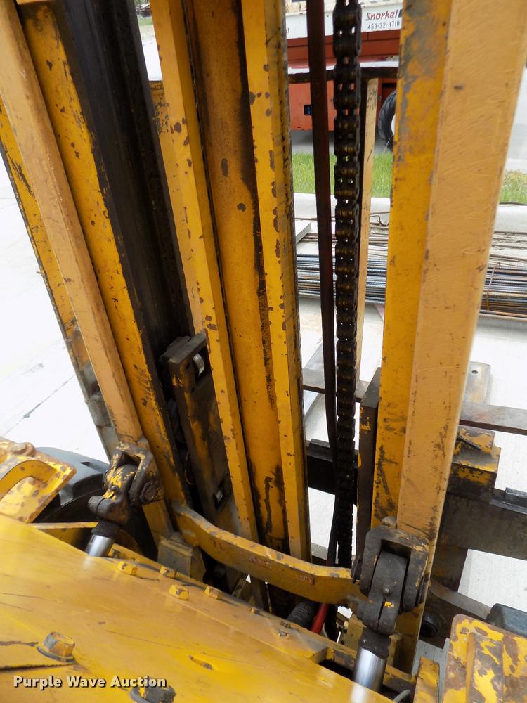 image for item DA0693 Caterpillar V60B forklift