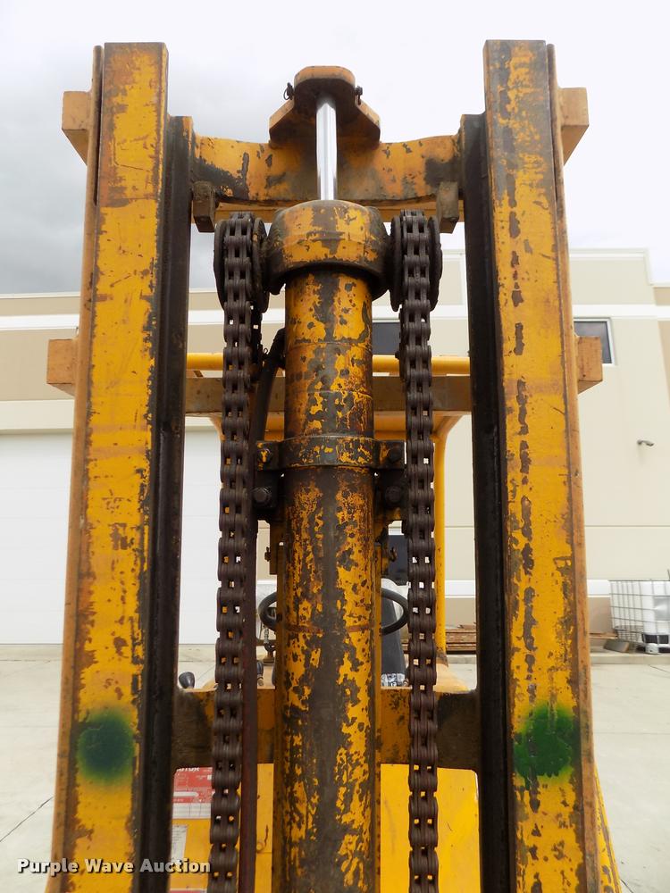 image for item DA0693 Caterpillar V60B forklift