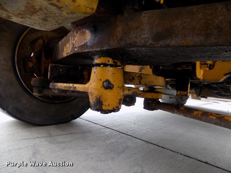 image for item DA0693 Caterpillar V60B forklift