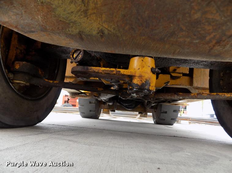 image for item DA0693 Caterpillar V60B forklift