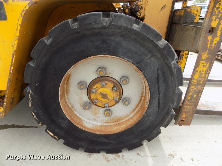 image for item DA0693 Caterpillar V60B forklift