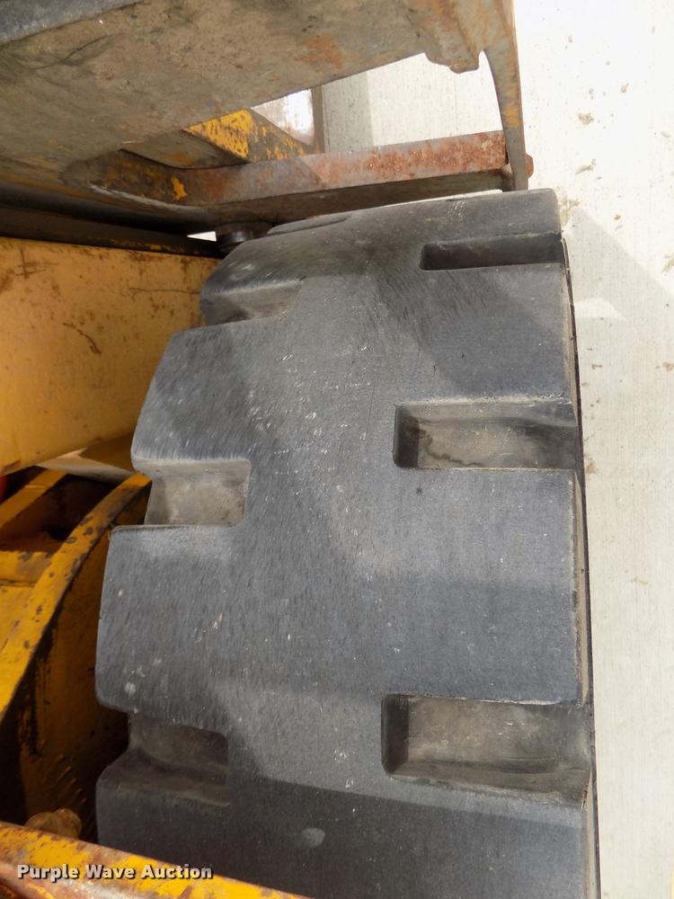 image for item DA0693 Caterpillar V60B forklift