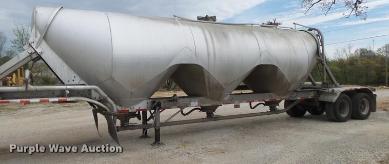 image for item DA2660 2006 Heil dry bulk tank trailer