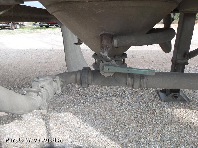 image for item DA2660 2006 Heil dry bulk tank trailer