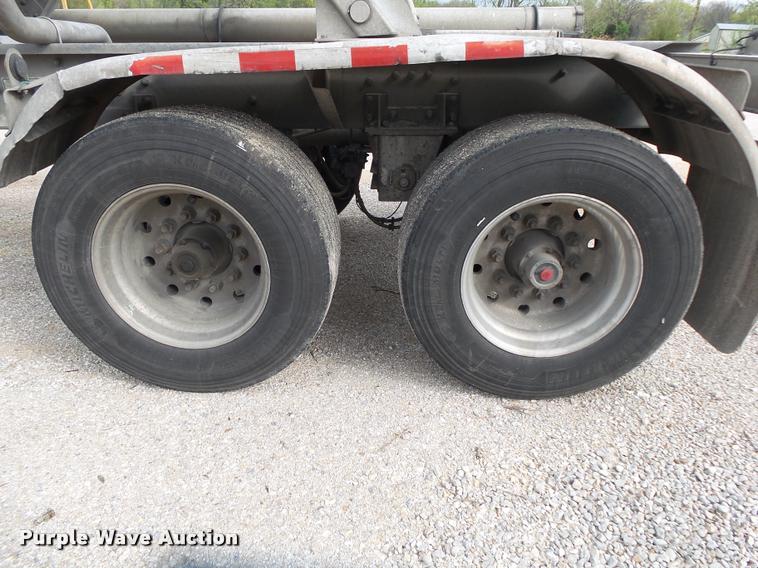 image for item DA2660 2006 Heil dry bulk tank trailer