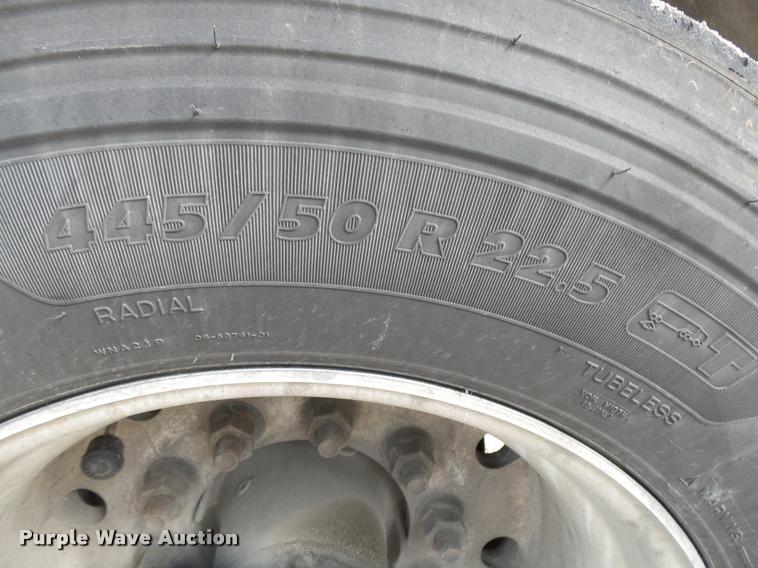 image for item DA2660 2006 Heil dry bulk tank trailer