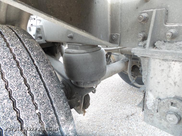 image for item DA2660 2006 Heil dry bulk tank trailer