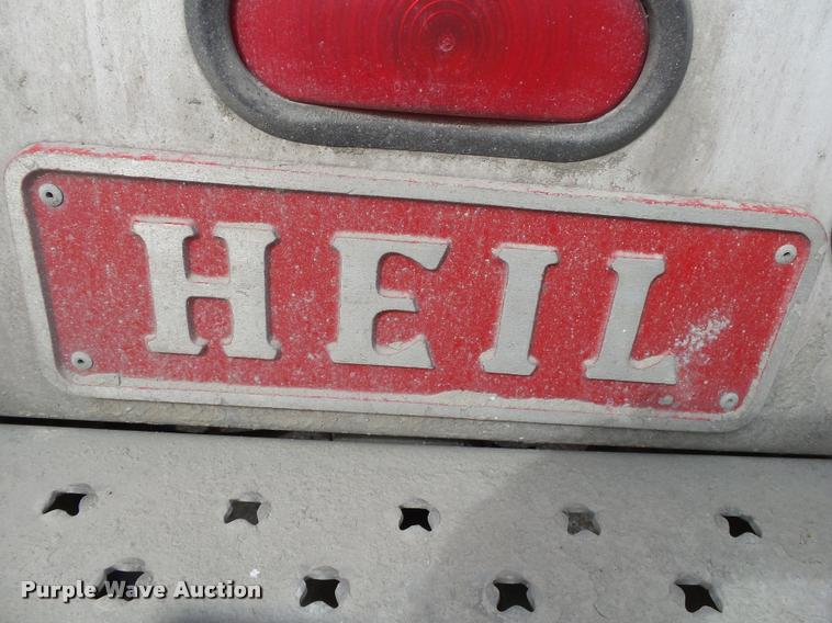 image for item DA2660 2006 Heil dry bulk tank trailer