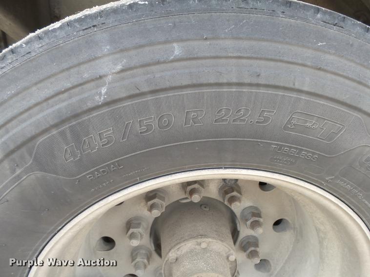 image for item DA2660 2006 Heil dry bulk tank trailer