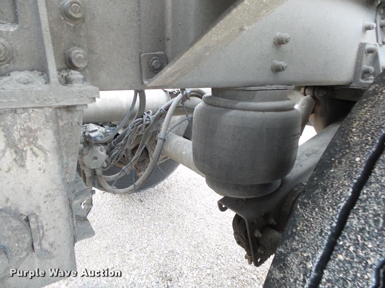 image for item DA2660 2006 Heil dry bulk tank trailer