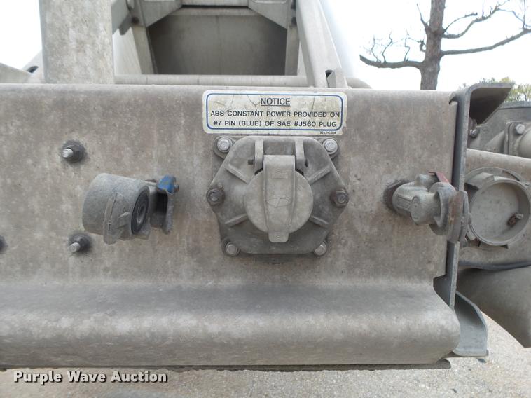 image for item DA2660 2006 Heil dry bulk tank trailer